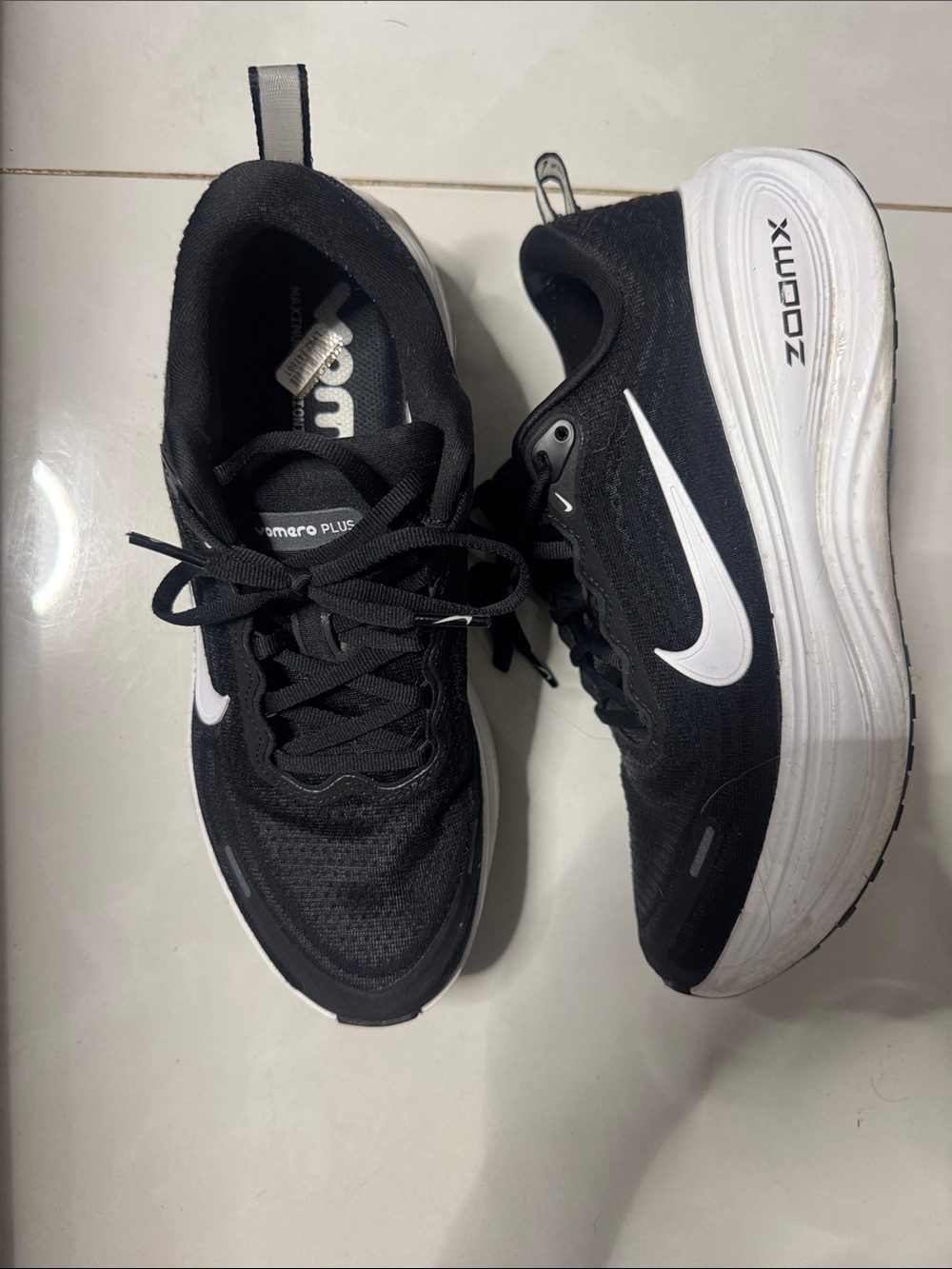 Nike Vomero 18 Running Sneakers - Picture 4 of 4